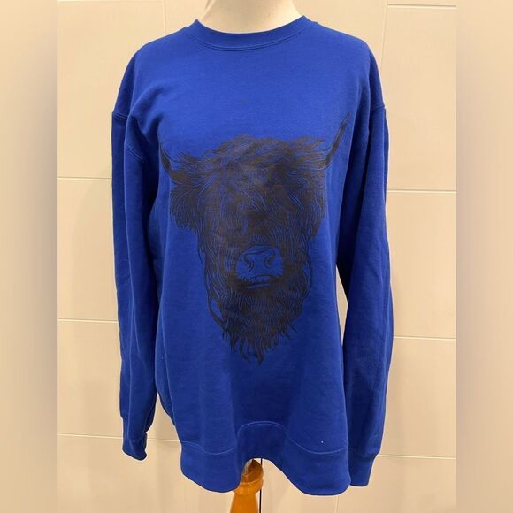 Scottish cow crewneck sweater, royal blue - Picture 1 of 5